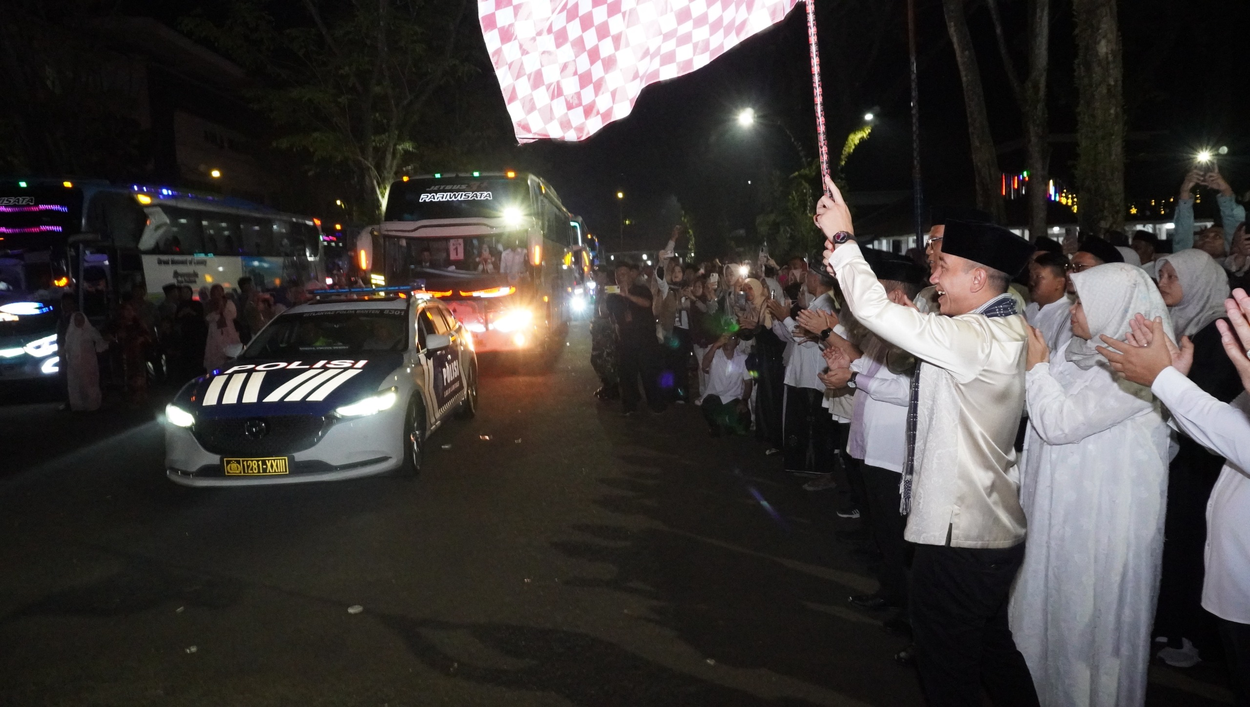 393 Jemaah Haji Lebak Dilepas, Perdana Berangkat dari Embarkasi Cipondoh