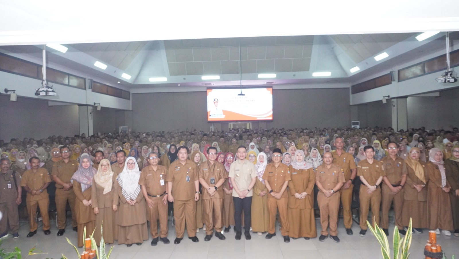 Bupati Tegaskan Antipungli dan Profesionalisme 1.116 Kepala Sekolah