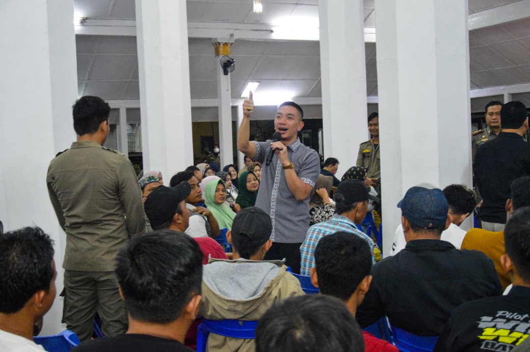 Pedagang Pasar Semi Dapat Pembebasan Biaya Selama Setahun